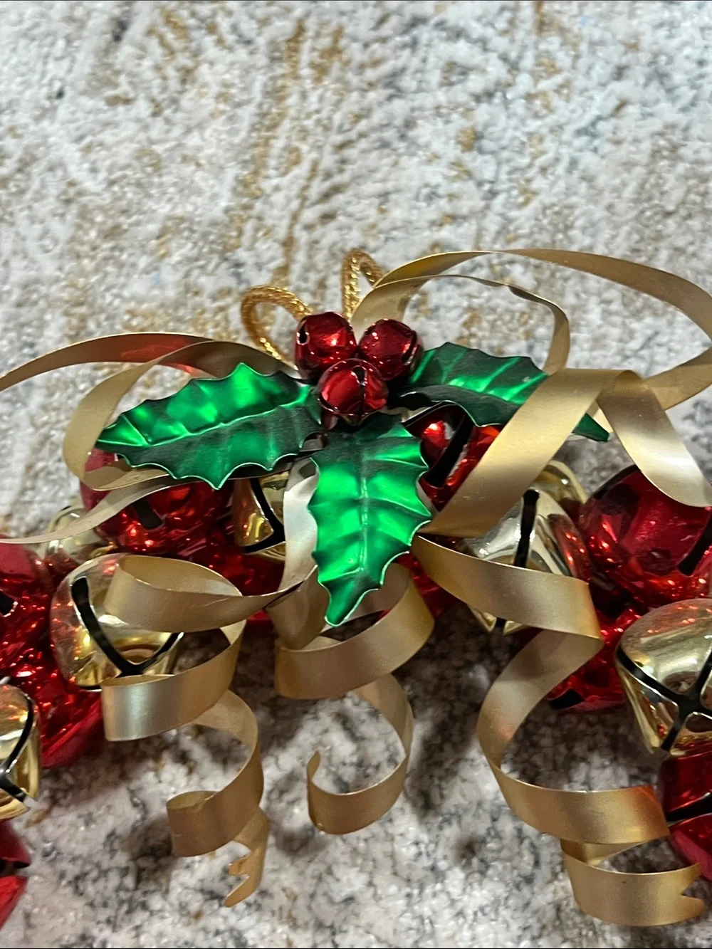 Festive Red and Gold Jingle Bell Holiday Wreath - Christmas decorations z28